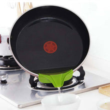 Load image into Gallery viewer, Silicone Anti-spill Drain Pans Round Rim Deflector Liquid Soup Diversion Mouth